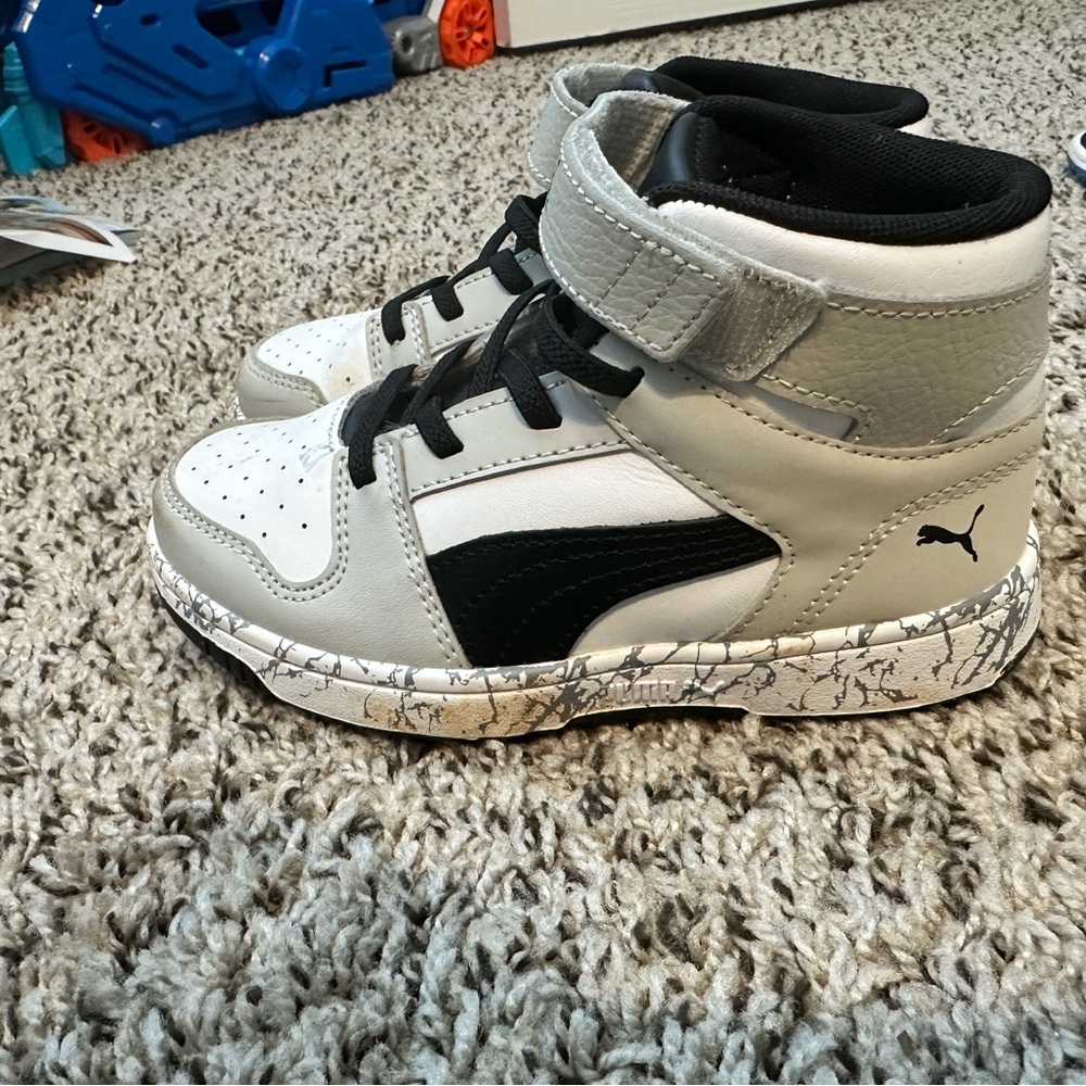 Puma Kids' Gray and White Sneakers - Picture 3 of 6